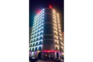 OYO Townhouse 156 Rose Hotel Apartments - 1