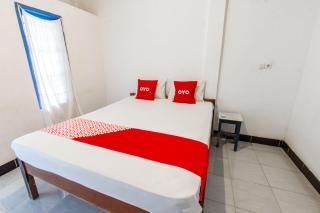 OYO 93359 Kawi Homestay - Praya - 4