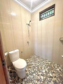 Sekumpul Accommodation - Singaraja - 6