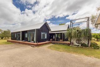 Catley Lodge B&B Farmstay - Te Horo - 0