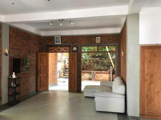 Kandy Brick Bungalow - Ampitiya - 7