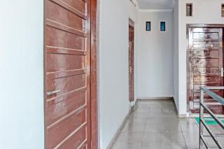 OYO 93209 Guest House Cemara 3 - Tegal - 3