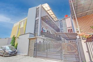 OYO 93209 Guest House Cemara 3 - Tegal - 0