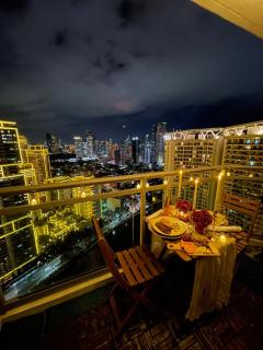 The Serene Escape Ph Rockwell Balcony View 1BR - Manila - 4