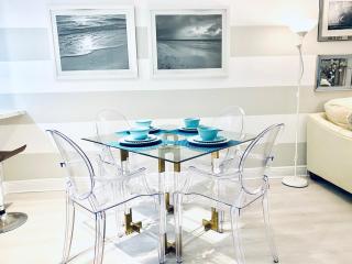 OCEAN VIEW 1BR 2BA STYLISH BEACH Condo Parking - 2