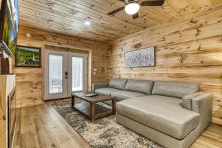 Serenity Brook- Pickleball Court, Creek, WIFI, Mountain Views, Starting at 99 - Cosby - 4