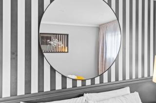 Funky Central Hamilton Retreat - By Superior Stays - Hamilton - 4