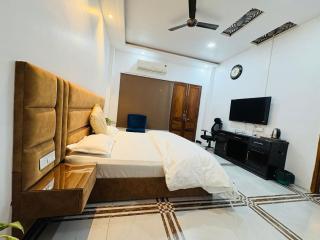 Shreshth Home Stay - Best Family Accommodation - 3km from Har Ki Pauri, Haridwar, Uttarakhand - 2