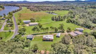Galahs By The River Collection - Sleeps 31 Guests - Repton - 0