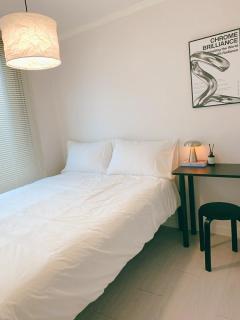 Hongdae, Gangnam, Seongsu, Subway Line 2, accommodation for 6 people, Seoul Venture Town Station - 4