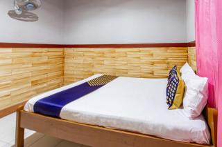 SPOT ON 93517 De Lanang Homestay Near Masjid Janapria - Papak - 0