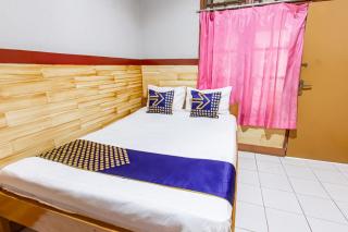 SPOT ON 93517 De Lanang Homestay Near Masjid Janapria - Papak - 9