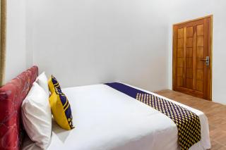 SPOT ON 93519 Kebun Manis Homestay Near Lapangan Bola Volly Batu Kumbung - Lembuak - 5