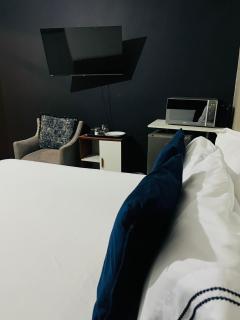 The Vibe - Private Rooms With Shared Bath - Gaborone - 3