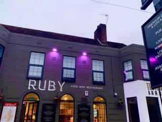 OYO Ruby Pub & Hotel - Brighton & Hove - 9