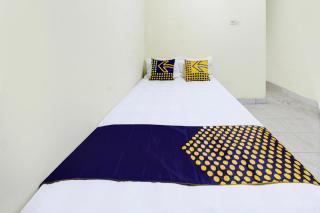 OYO Life 93284 Kos Cendana Raya - 4