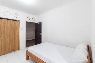 OYO Life 93504 Kost Krisna - Temukus - 1