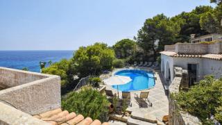 Unglaubliche Villa mit Meerblick und Pool - 0