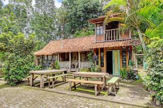 OYO Homes 93598 Omah Baturan Syariah - Solo - 8
