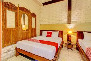 OYO Homes 93598 Omah Baturan Syariah - Solo - 4