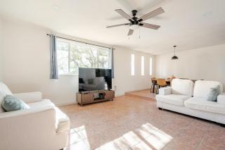 l NEW l 5BR 3BTH Large and Modern Home l Central LOC l 1 ACRE lot - Sierra Vista - 6