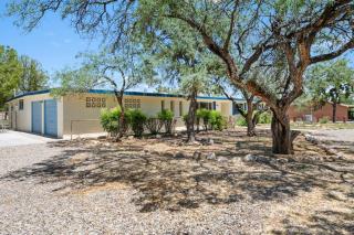 l NEW l 5BR 3BTH Large and Modern Home l Central LOC l 1 ACRE lot - Sierra Vista - 2