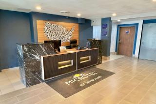Microtel Inn & Suites by Wyndham Denver Airport - 9