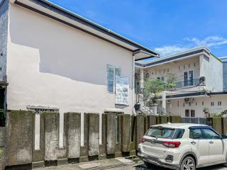 OYO 93683 Kost Naura - Sungguminasa - 7
