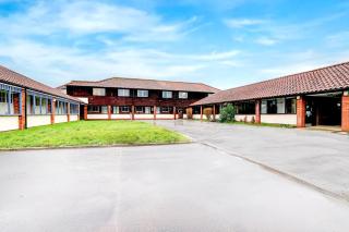 OYO The Rivenhall Hotel in Witham, Chelmsford - Witham - 8