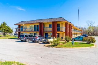 Castle Inn & Suites By OYO Chickasha - Chickasha - 4