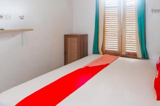 OYO 93729 Radesa Family Homestay - Kuta Lombok - 2