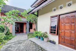 Capital O 93716 Family Guesthouse Syariah - Kalasan - 2