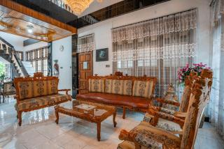 OYO 93706 Penginapan Syariah Hj. Kenan - Bukittinggi - 8