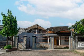 SPOT ON 93755 Siwalanpanji Homestay Syariah - Sidoarjo - 7