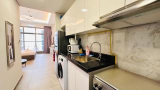 Upscale Apartment at Oval Tower Near Downtown with Balcony and Parking by Belvilla - Dubai - 5