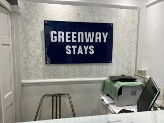 OYO Greenway Stays - 5