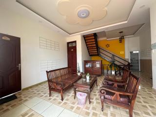 SPOT ON 1229 Happy Dream Homestay - 2