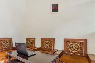 OYO 93869 Regina Homestay Syariah - Surabaya - 1