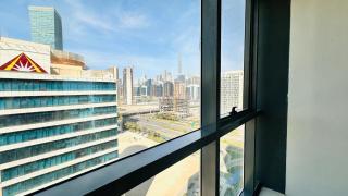 Spacious Studio Apartment Canal View Business Bay by Belvilla - Dubai - 7