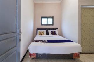 SPOT ON 93874 3n Homestay Syariah - Sidoarjo - 9