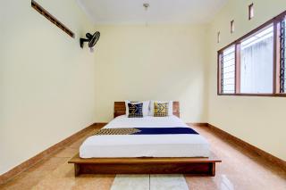 SPOT ON 93917 Homestay Adreena Syariah - 2