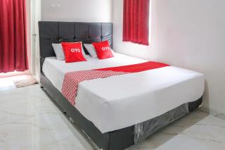 OYO 93948 Bunda Rachma Rooms - 8