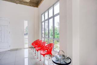 Spot ON 93947 Bahagia Guest House - Medan - 8
