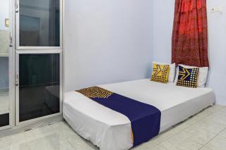 SPOT ON 93966 Dhiya Guest House Syariah - Kediri - 2