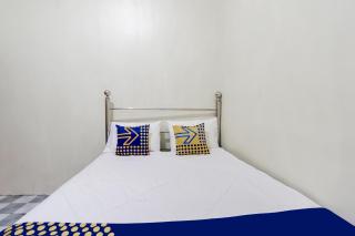 SPOT ON 93967 Hasna Guest House Syariah - Kediri - 2