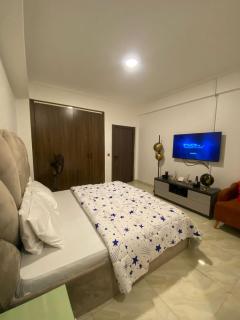 AJ's Exclusive Apartment - 2