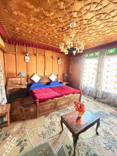 Lalarukh Group of Houseboats - 6