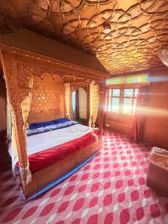 Lalarukh Group of Houseboats - 1