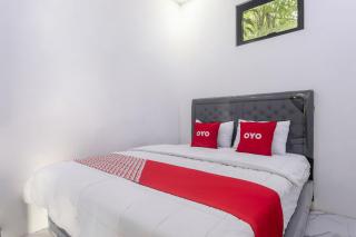 OYO 94049 Pondok Accilia - Megamendung - 3