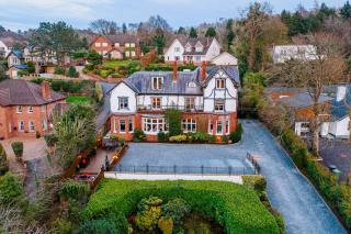OYO Rayanne House Guest Accommodation - Holywood - 8